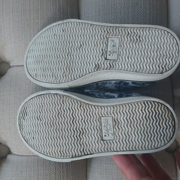 3/$6 item Osh Kosh tie dye shoes - Picture 7 of 7